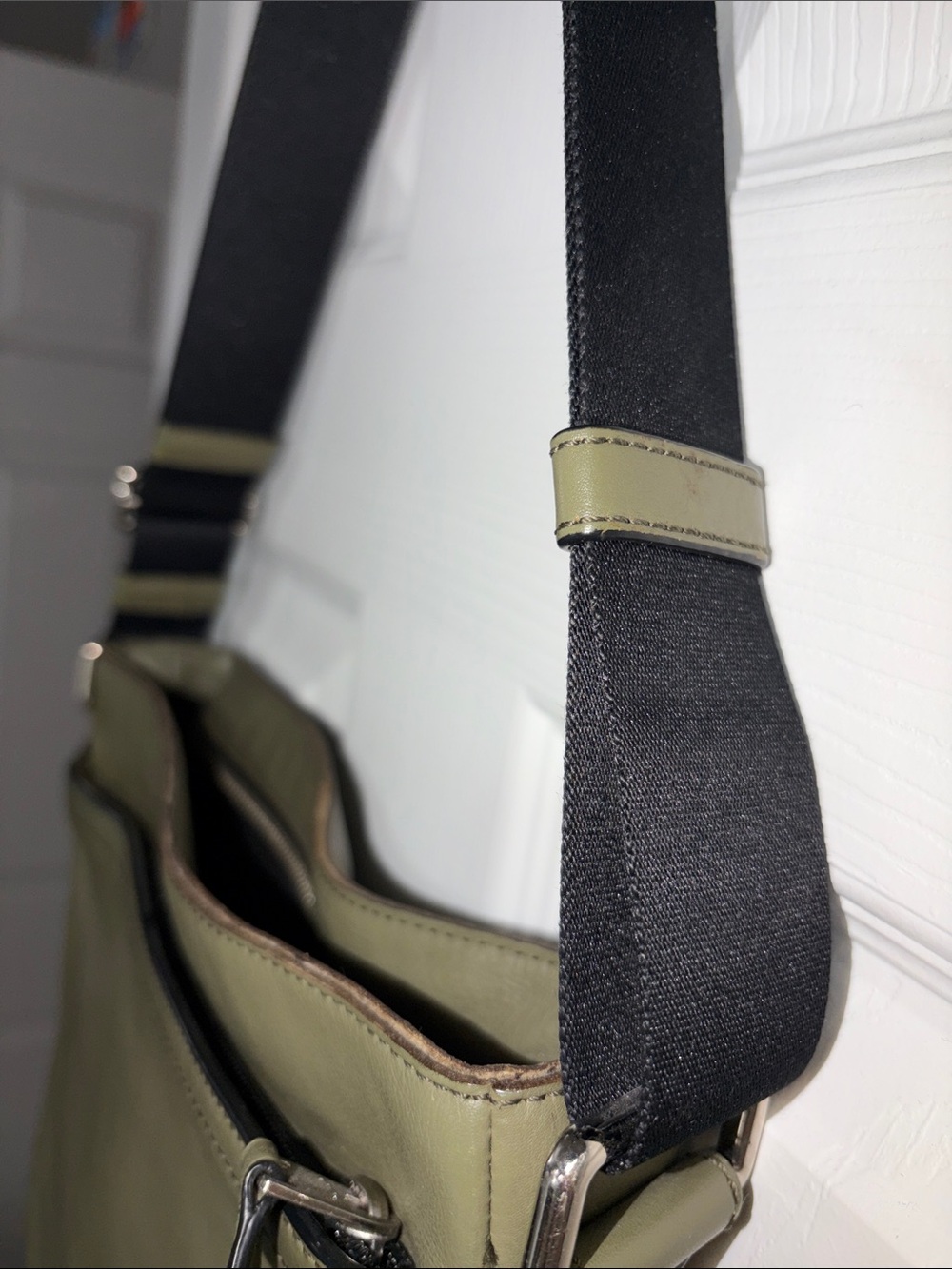 Coach f71745. Mens Olive Green Crossbody Sling Bag - Minimal Leather Design - Picture 10 of 15